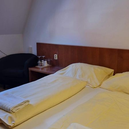 Nevinne Apartmany Kolín Exterior foto