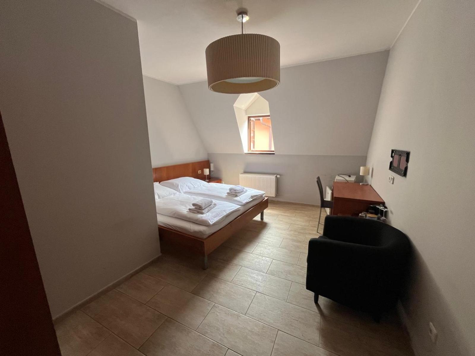 Nevinne Apartmany Kolín Exterior foto